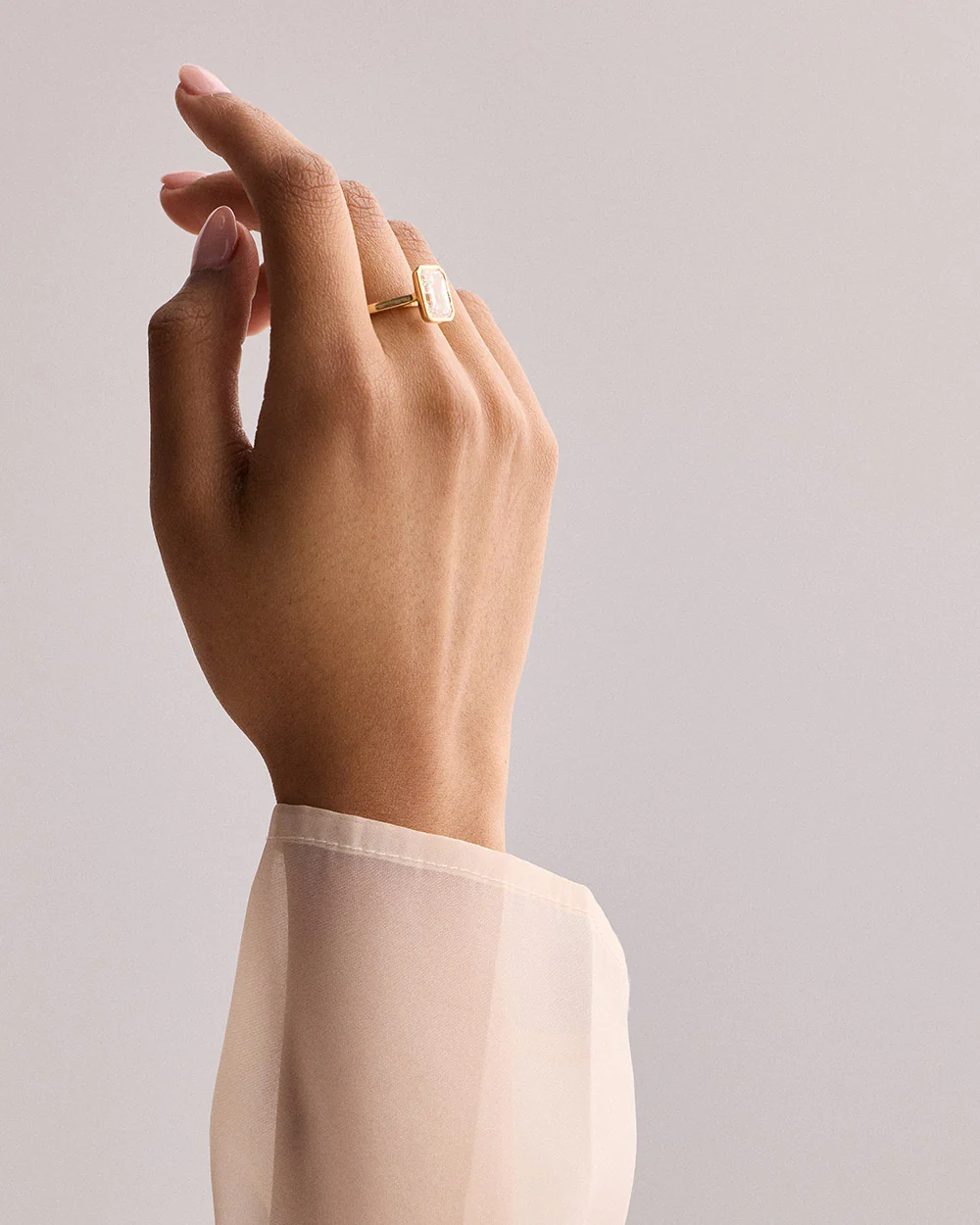 Aria 3.00ct Emerald Diamond Bezel Engagement Ring - Image 6